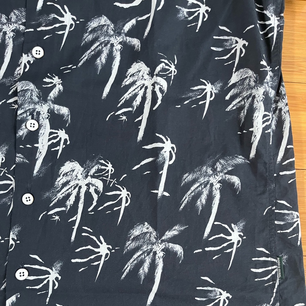 Rodd & Gunn Palm Trees Glenhope Trim Fit Men's Short Sleeve Button-Front shirt